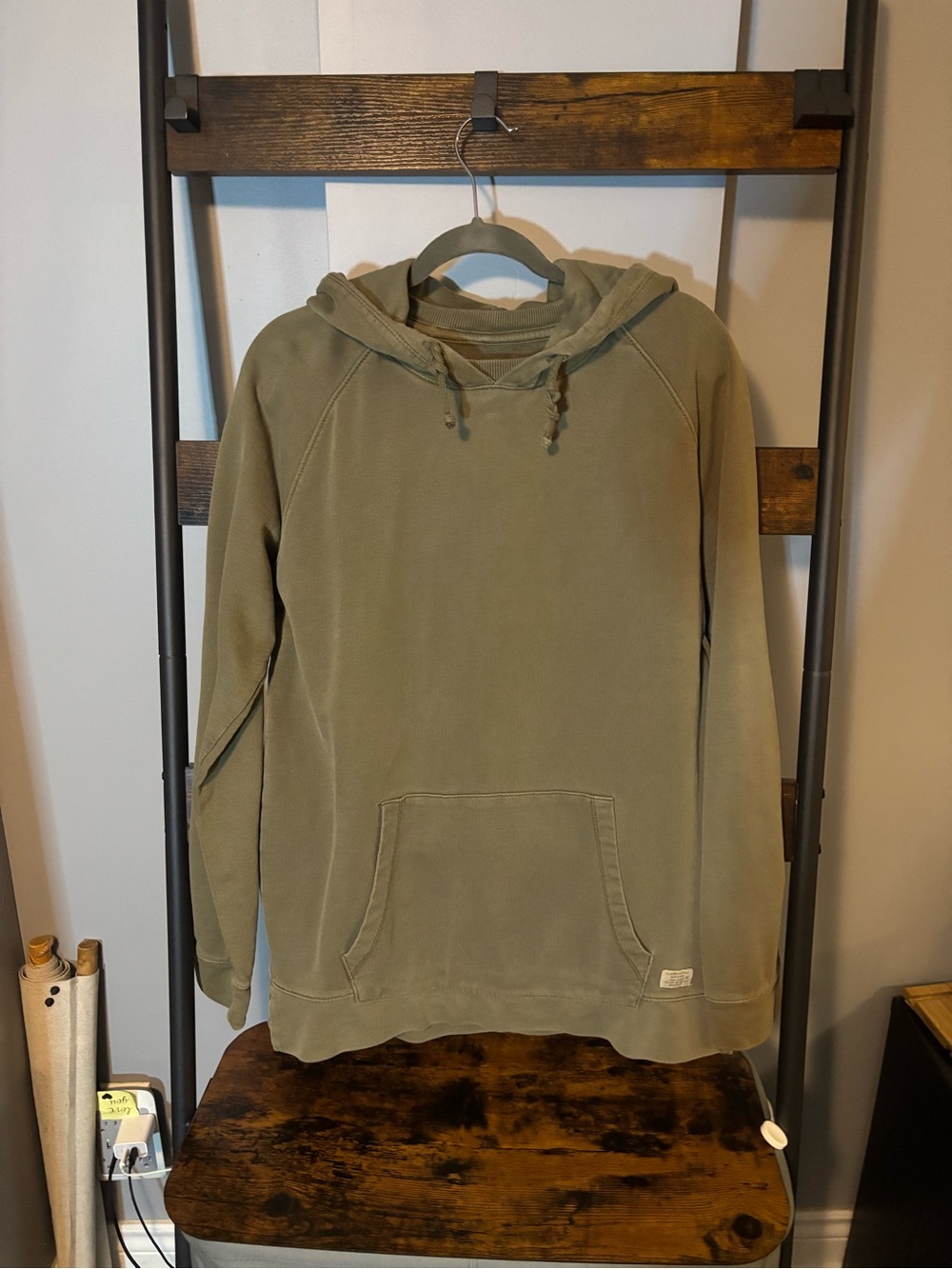 American Eagle Outfitters Men's Hooded Pullover - Olive